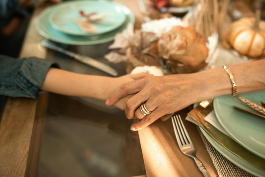 Releasing Ashes on Thanksgiving: A Meaningful Farewell During a Time of Family Gathering